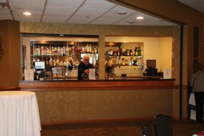 IMG_0949_R50_PreDinner_Bar.jpg